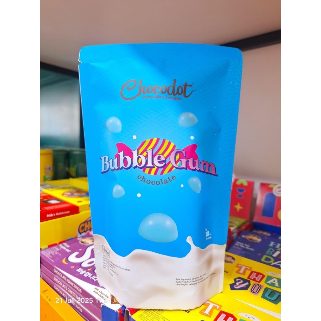 

Chocodot Indonesia chocolate ( Buble Gum, Tiramisu, Strawberry, dan Black forest)