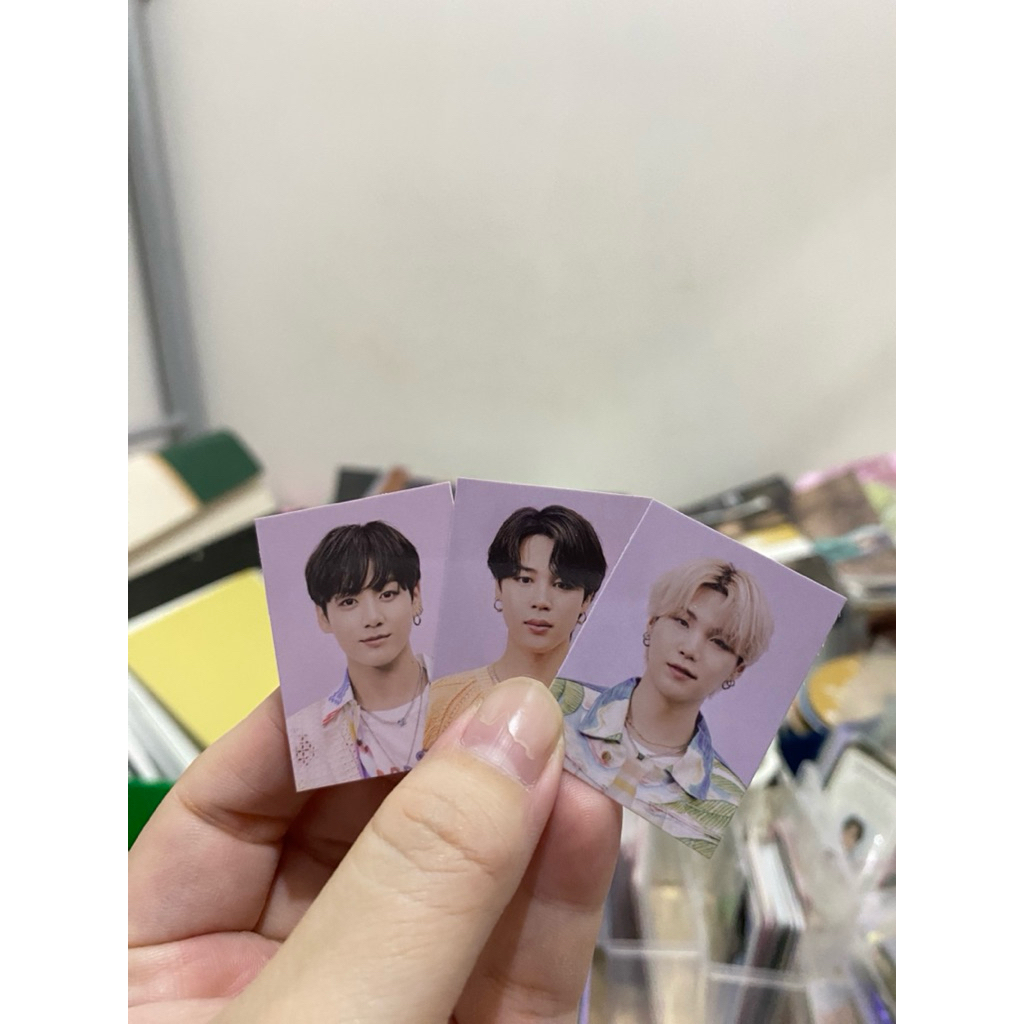 BTS -- Seasons Greetings 2022/Membership 2022 Official ID