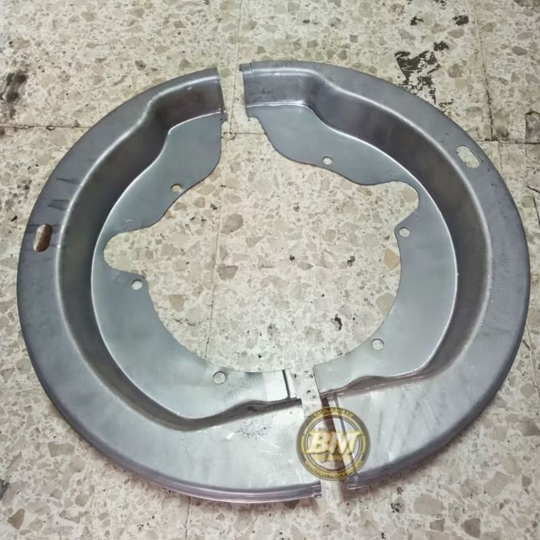 Tutup Tromol Depan HINO 500 FM260JD Cover Drum Dust HINO 500 FM260JD