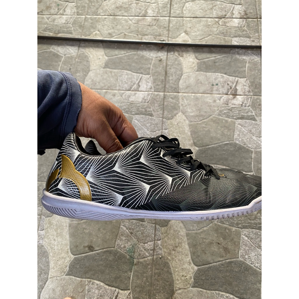 Sepatu Futsal Ortuseight Original Second like new Size 45
