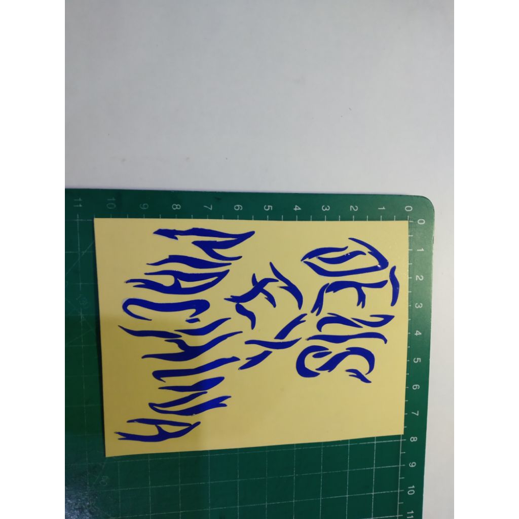 

stiker cutting deus ex machina