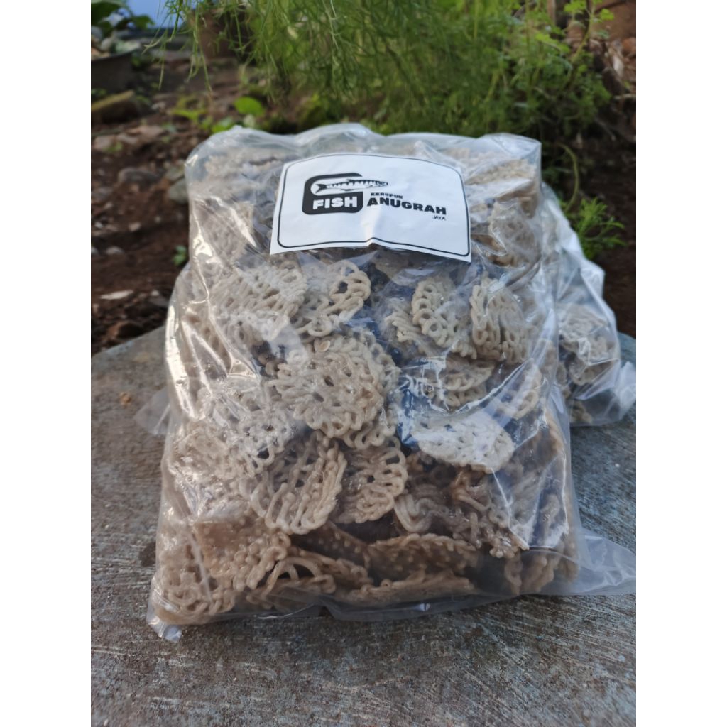 

Kerupuk Ikan Tengiri Kemasan 2 KG Kerupuk Mentah Motif Bunder