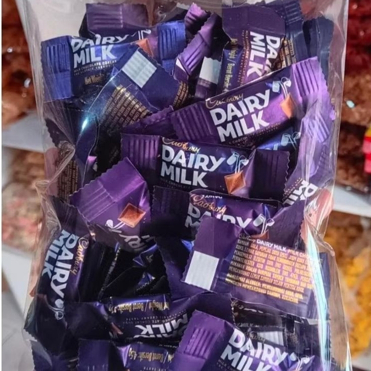 

Cadbury dairy milk isi 50pcs