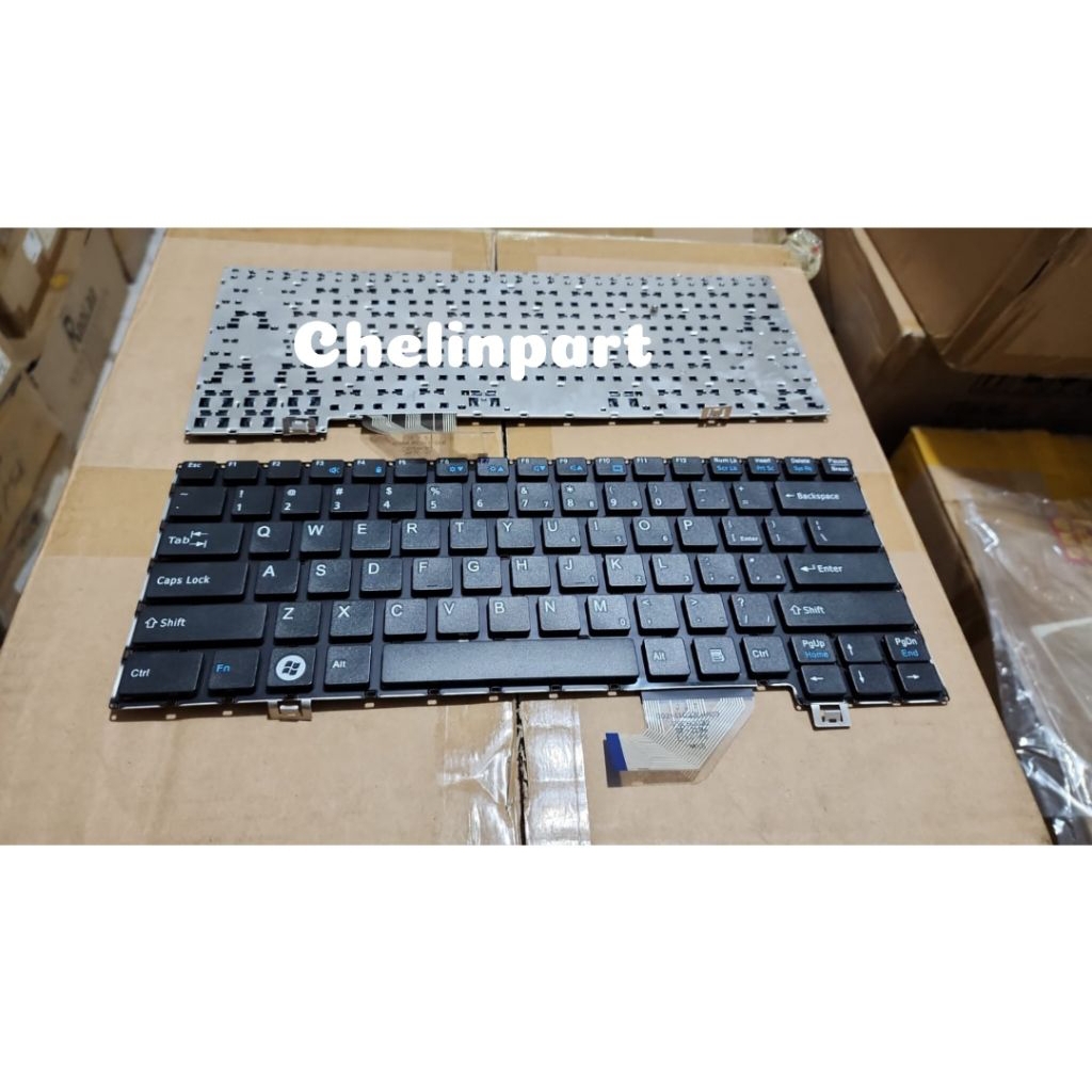 Keyboard Fujitsu LifeBook SH572 SH771 SH772 T732 T734 T902 MP-11C33US-D853W CP617920-01 Hitam