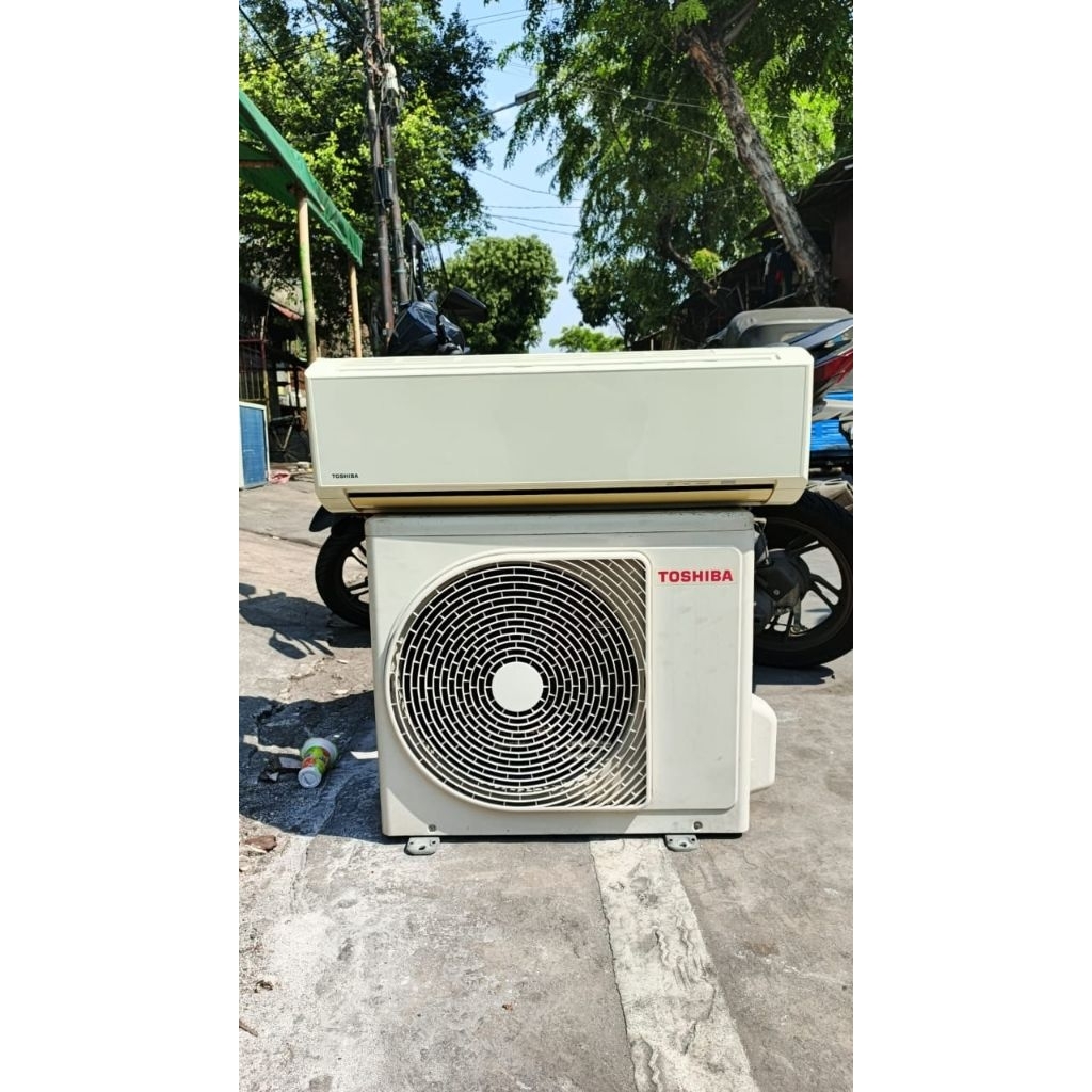 AC Toshiba 1/2 PK R 410 SECOND