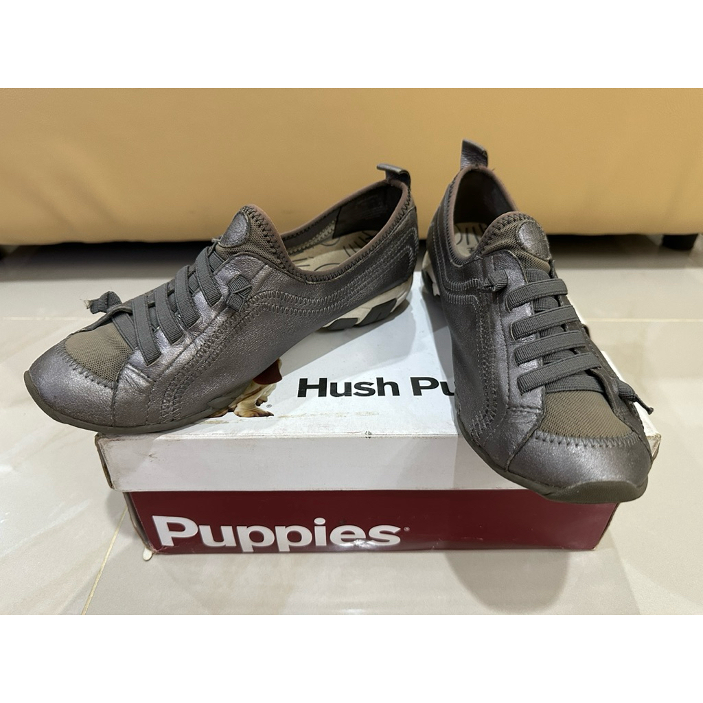 Sepatu Sneaker Wanita Hush Puppies Qualify Silver - Second Bekas Preloved