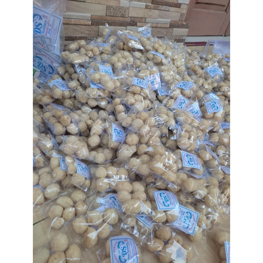 

kerupuk bakso kering/1 pack isi 20 pcs