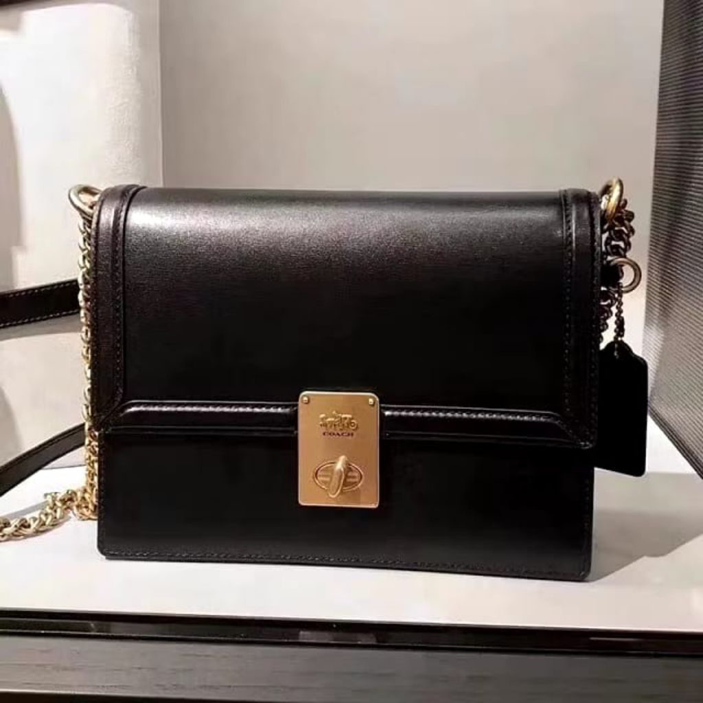 88342 Hutton Shoulder Bag