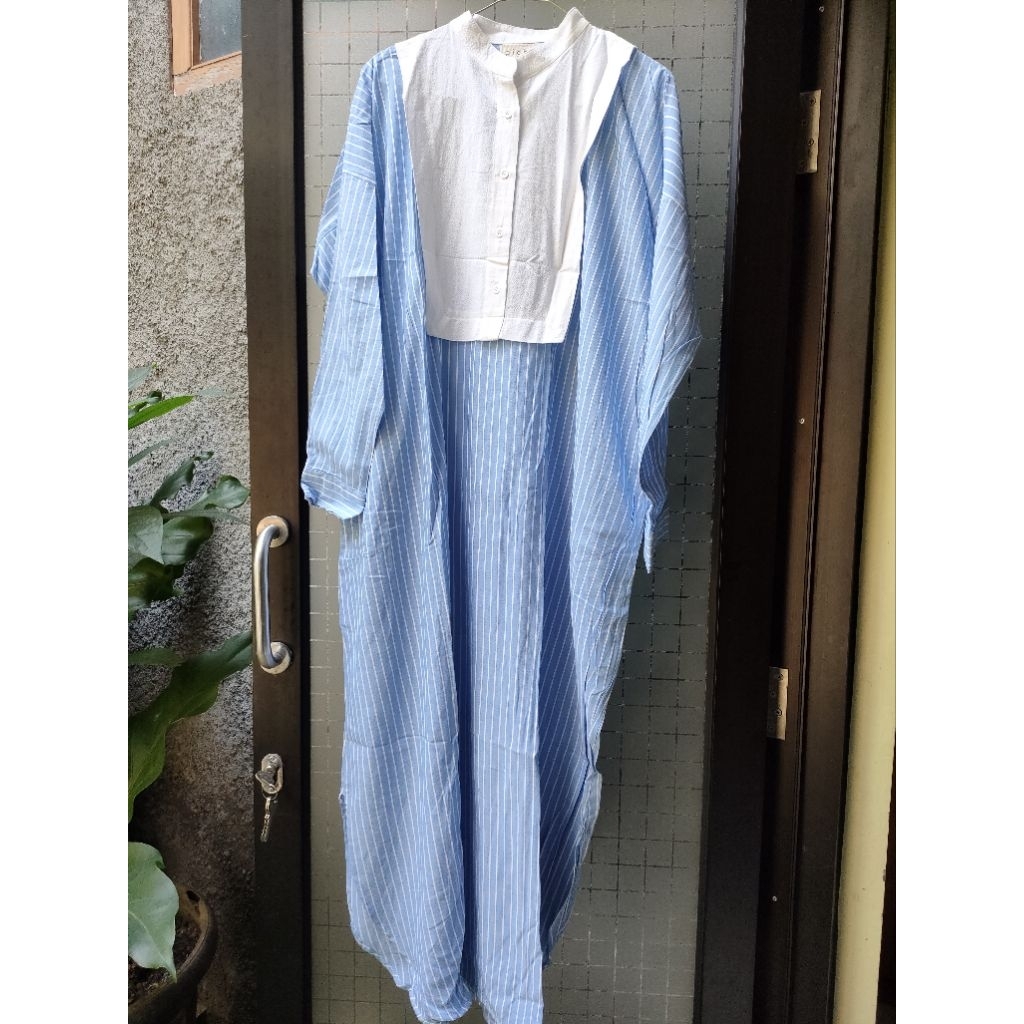 Aisha studio preloved tunik stripe biru