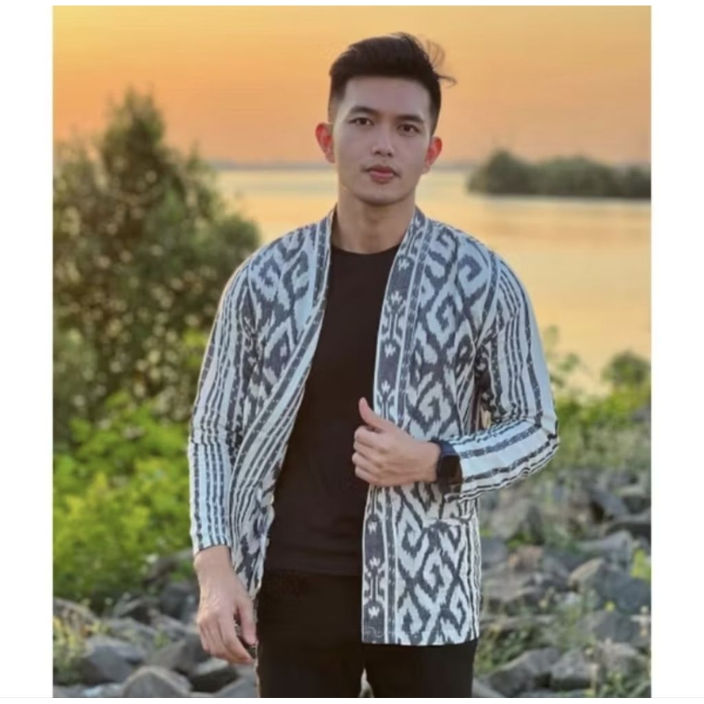 (Ready Stok) Sweater Tenun Etnik Toraja - Baju Santai Lombok - Baju Tenun Pria - Baju Hunting Tenun