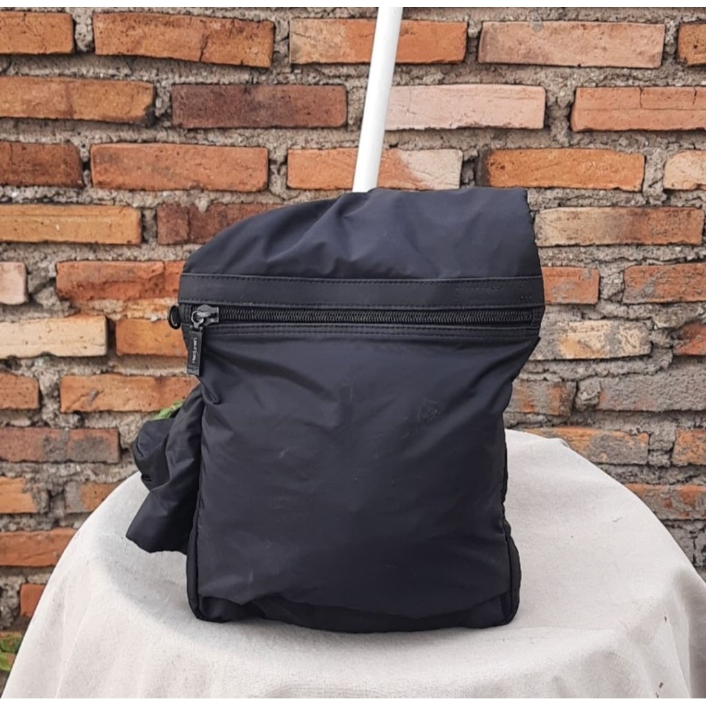 hedgren black crossbody bag