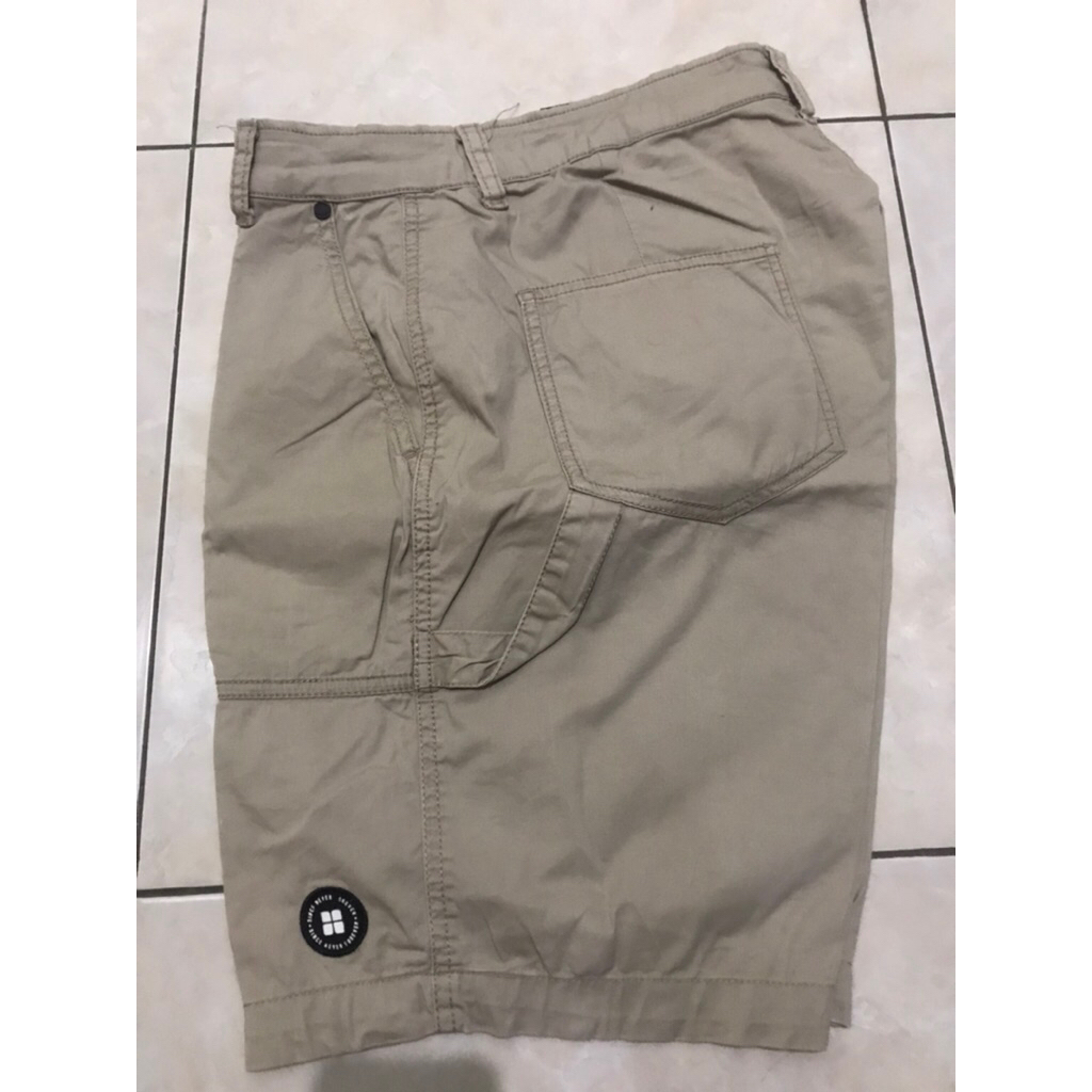 Preloved Celana Pendek Insight Painter Walk Short Khaki - Original Insight