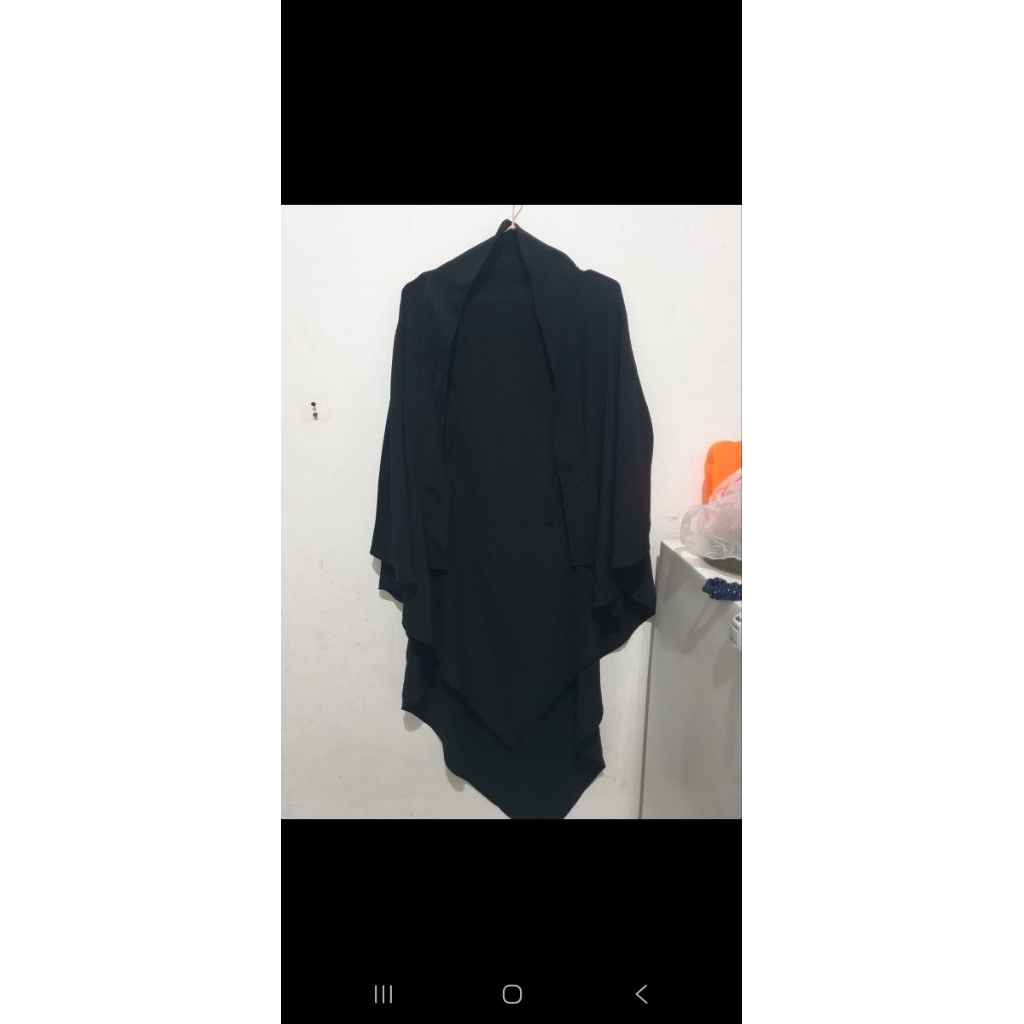 PRELOVED FK Huda Black Mazen Elmadina