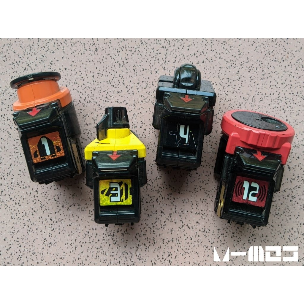 DX ASTRO SWITCH SET KAMEN RIDER FOURZE