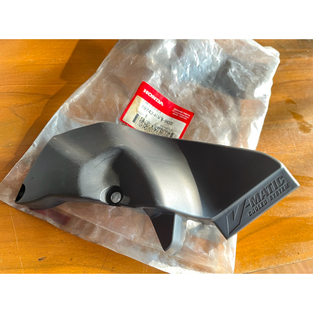 CAP L COVER TUTUP CVT BEAT KARBU SCOOPY CARBU KARBU LAMA PERTAMA ORI AHM 19742-KVY-900