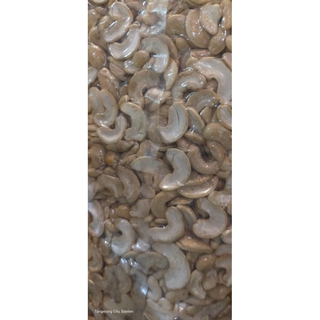 

kacang mede belah dua [ mede belah putih] mede kendari mede Sulawesi