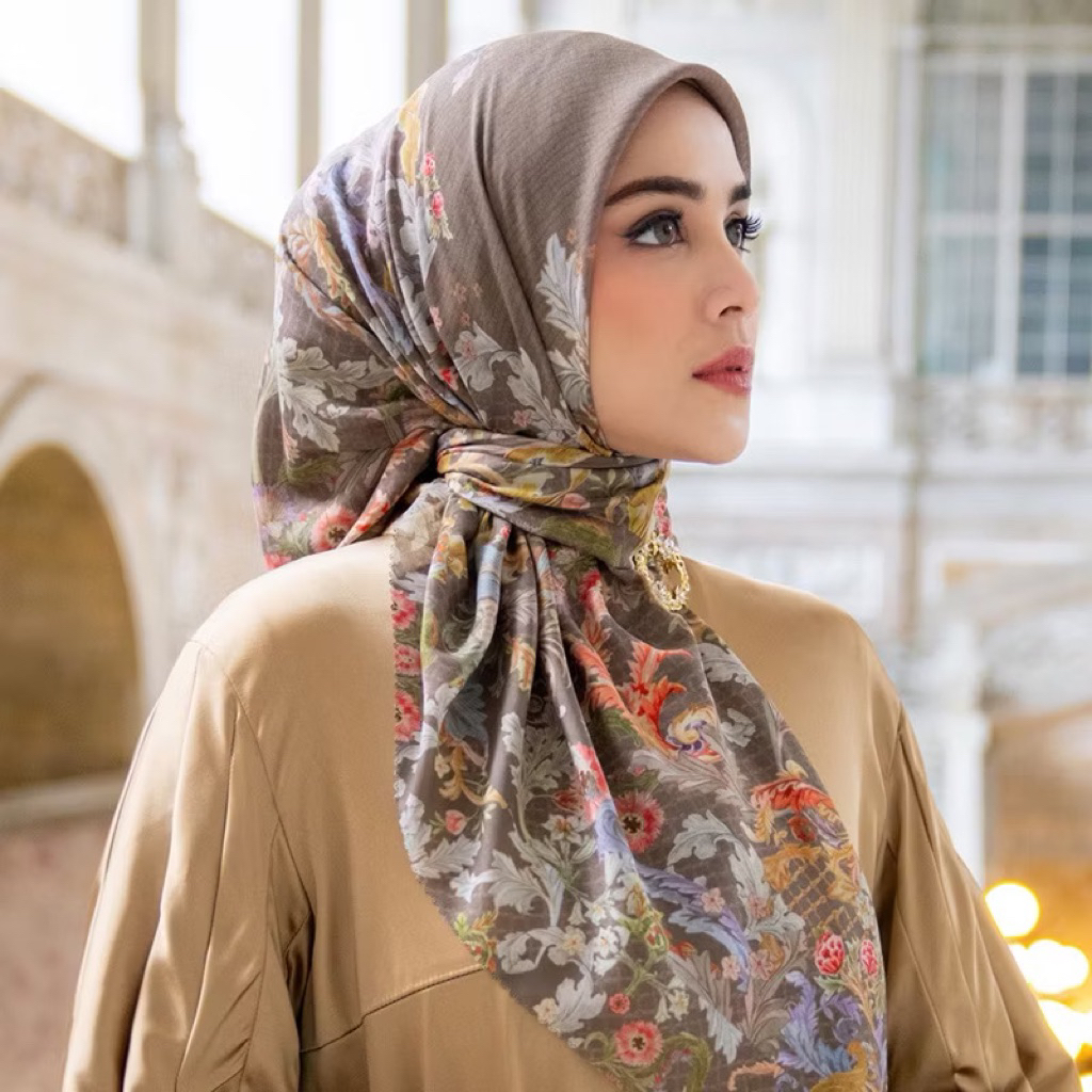 Buttonscarves Royale Grandeur Series