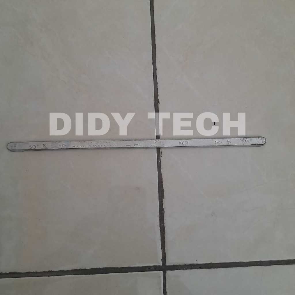 Timah solder batangan.