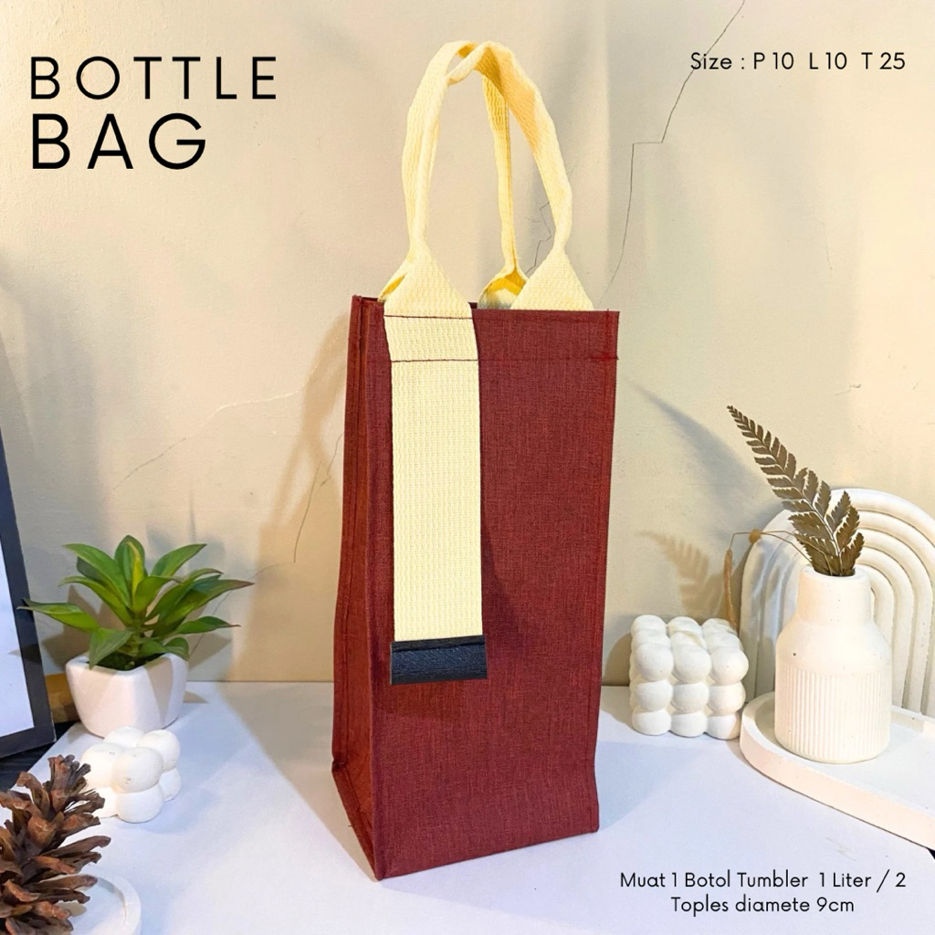 

Tas Botol souvenir 1Liter, tas Denim Premium, Godiebag, giftbag, tas jinjing, tas botol , tas souvenir murah