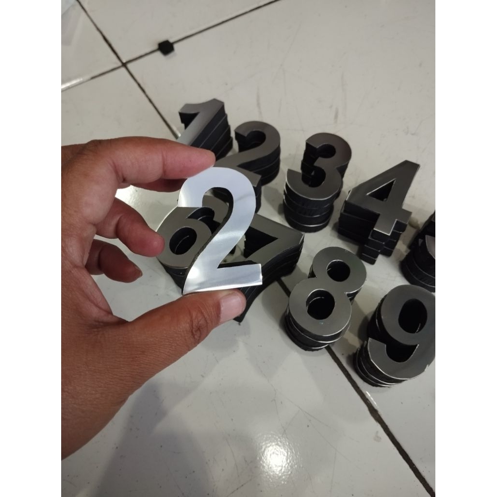 Stainless, Spon Huruf Timbul 5cm