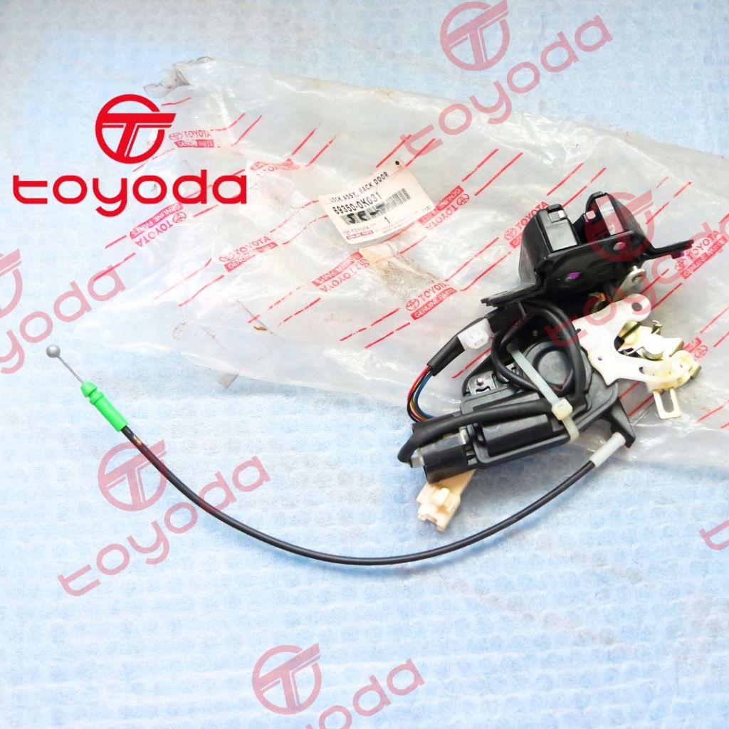 69350-0K031/ DOORLOCK BAGASI/ INNOVA 2011-2013/ TOYOTA