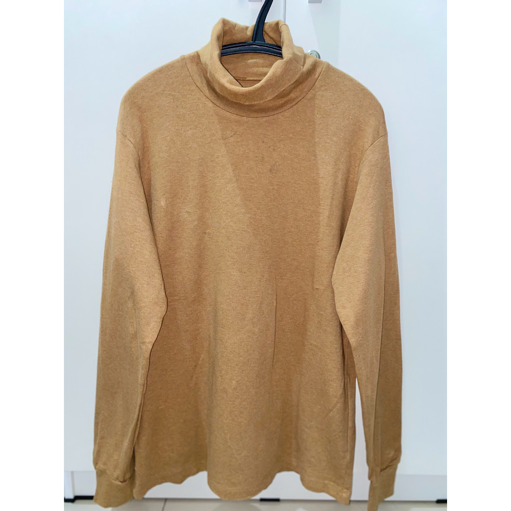 PRELOVED - Kaos Turtle Neck (Uniqlo)