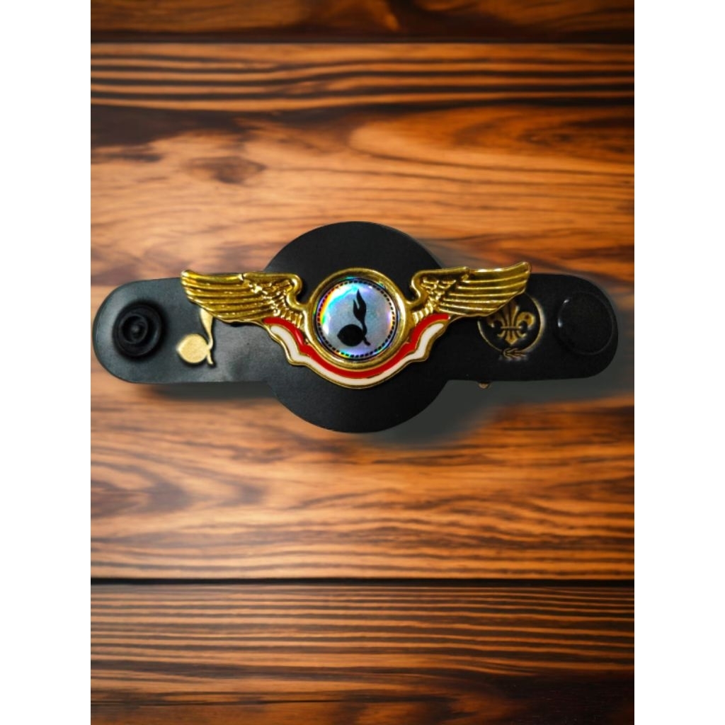 

Ring kacu pramuka motif baru Wing dasar emas hologram elegan murah berkualitas