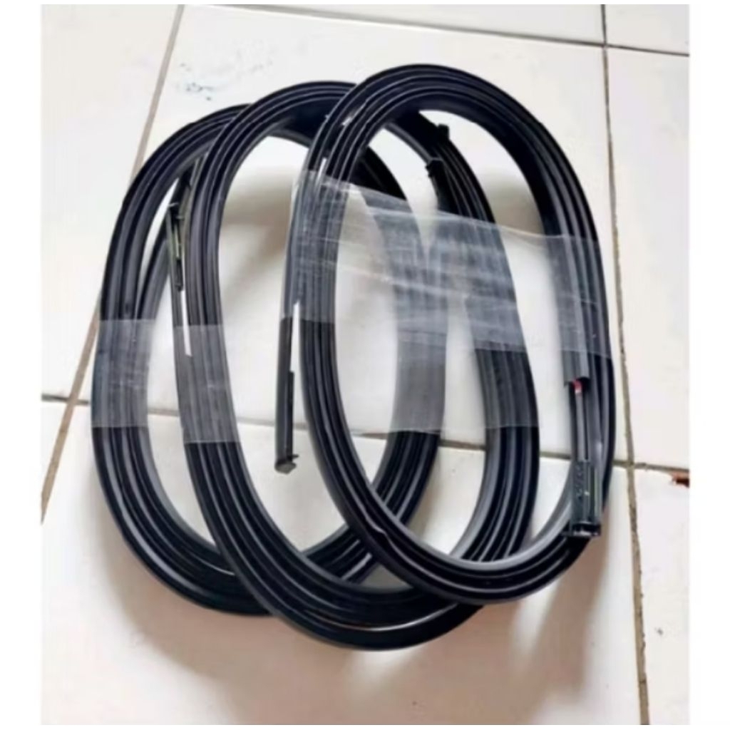 karet roof/karet list Vios gen 1 2003-2006/karet gabin Vios gen 1 2003-2006