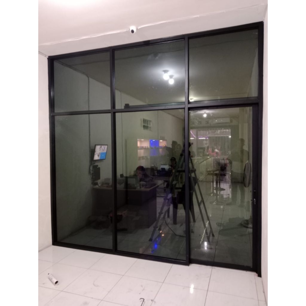Partisi/Sekatan Pintu Sliding Door Kaca Riben