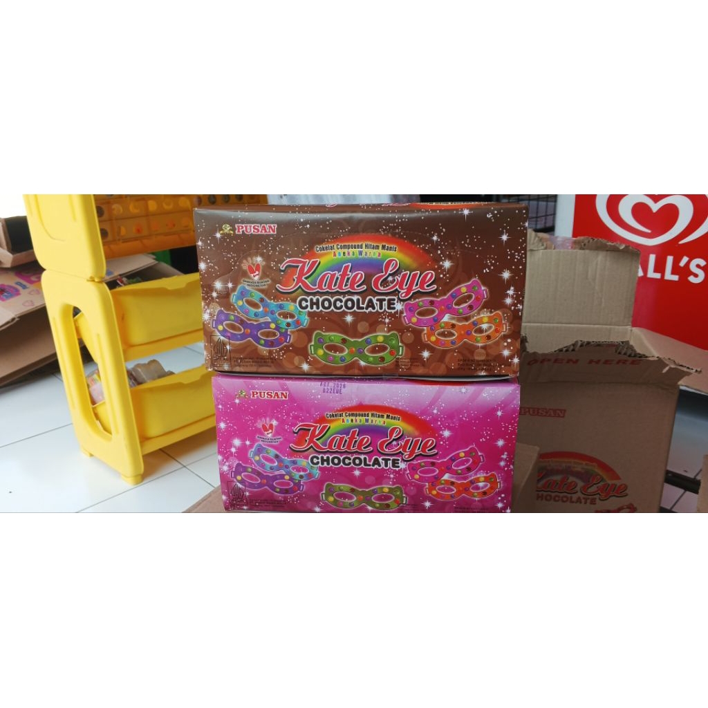 

PERMEN KACAMATA KATE EYE CHOCOLATE BOX ISI 40PCS