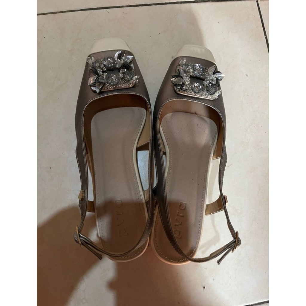 Preloved  Pvra Kania Heels Bronze Ivory