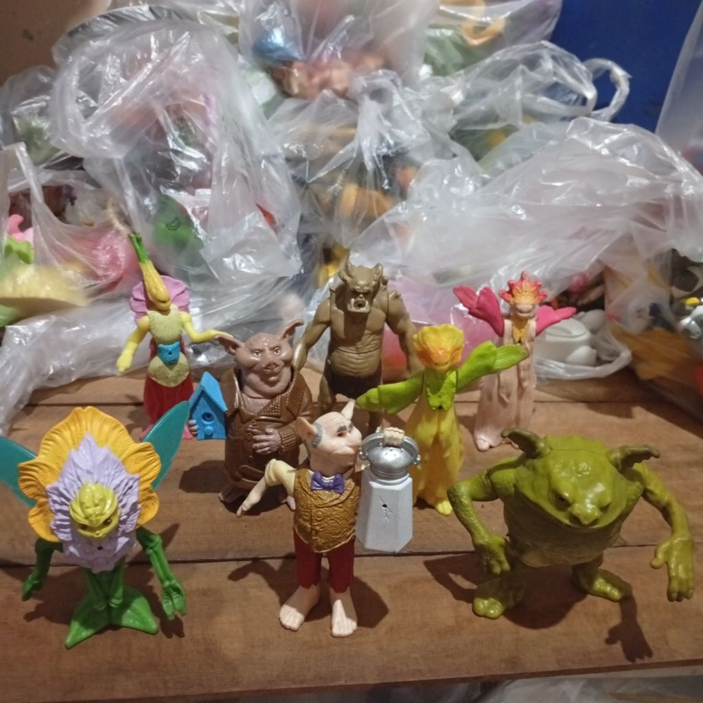 happy meal toys spiderwick Chronicles full set