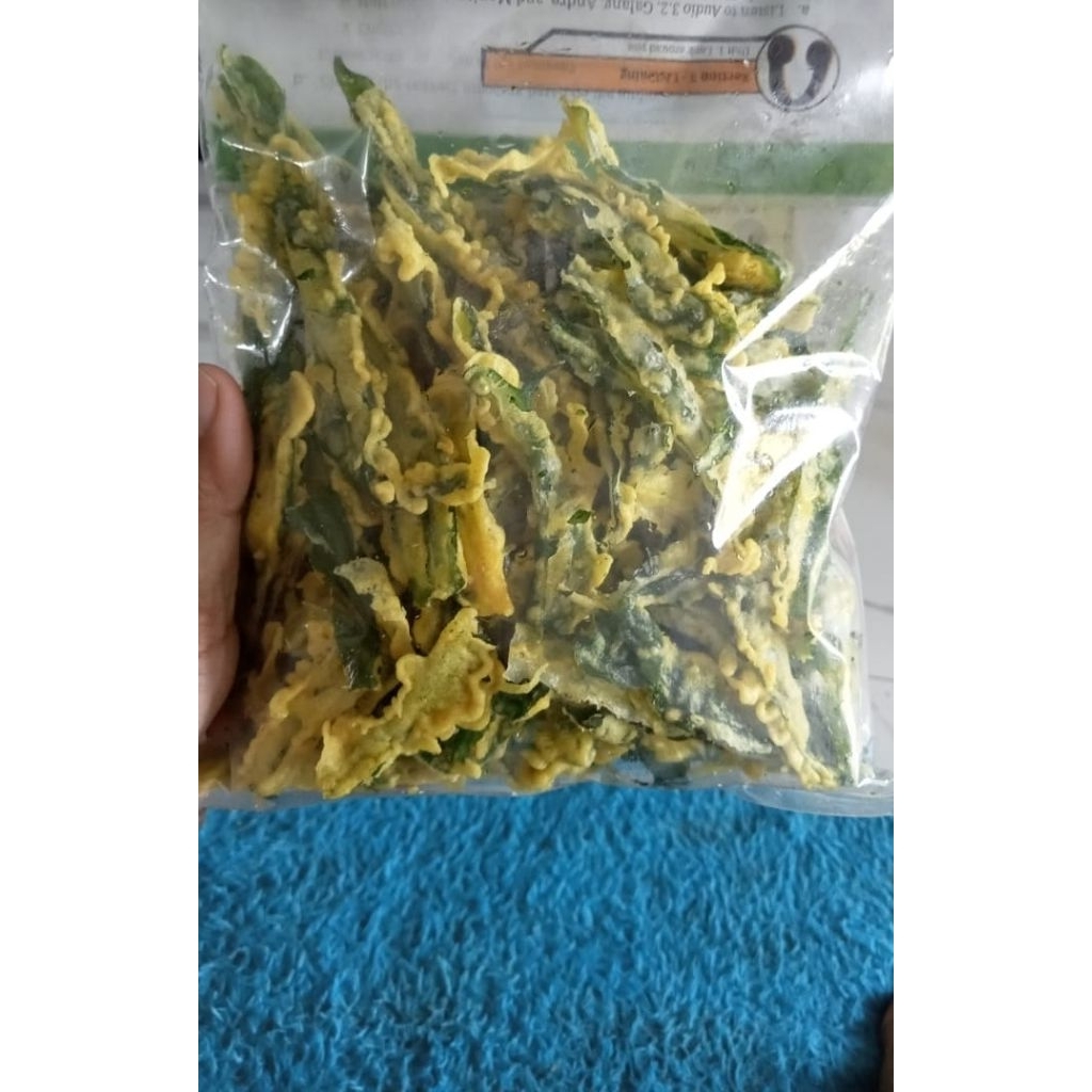 

kripik daun kangkung krispi renyah kriuk di goreng dadakan
