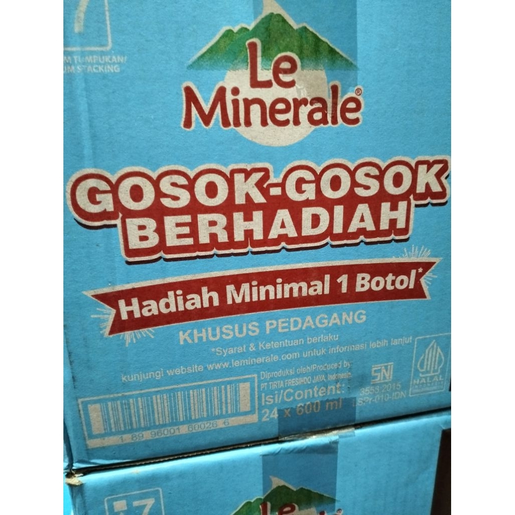 

Air Mineral LE MINERALE ukuran 600 ml