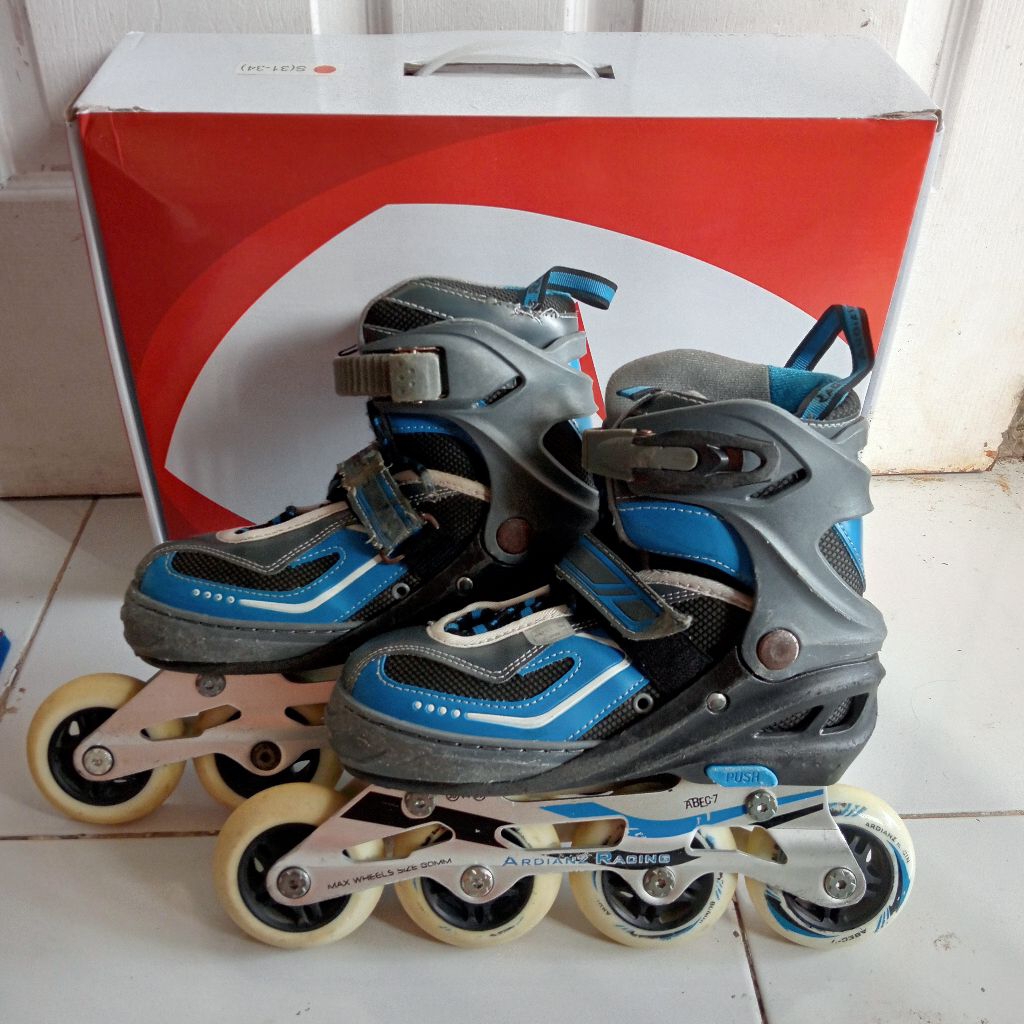 sepatu roda Ardianz bekas ukuran M warna biru tanpa kotak