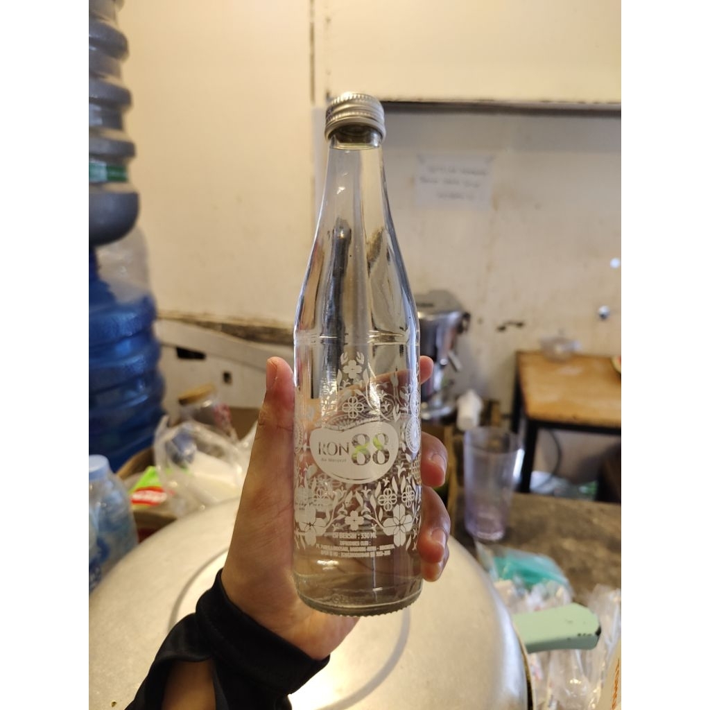 

air mineral botol kaca merk ron 88
