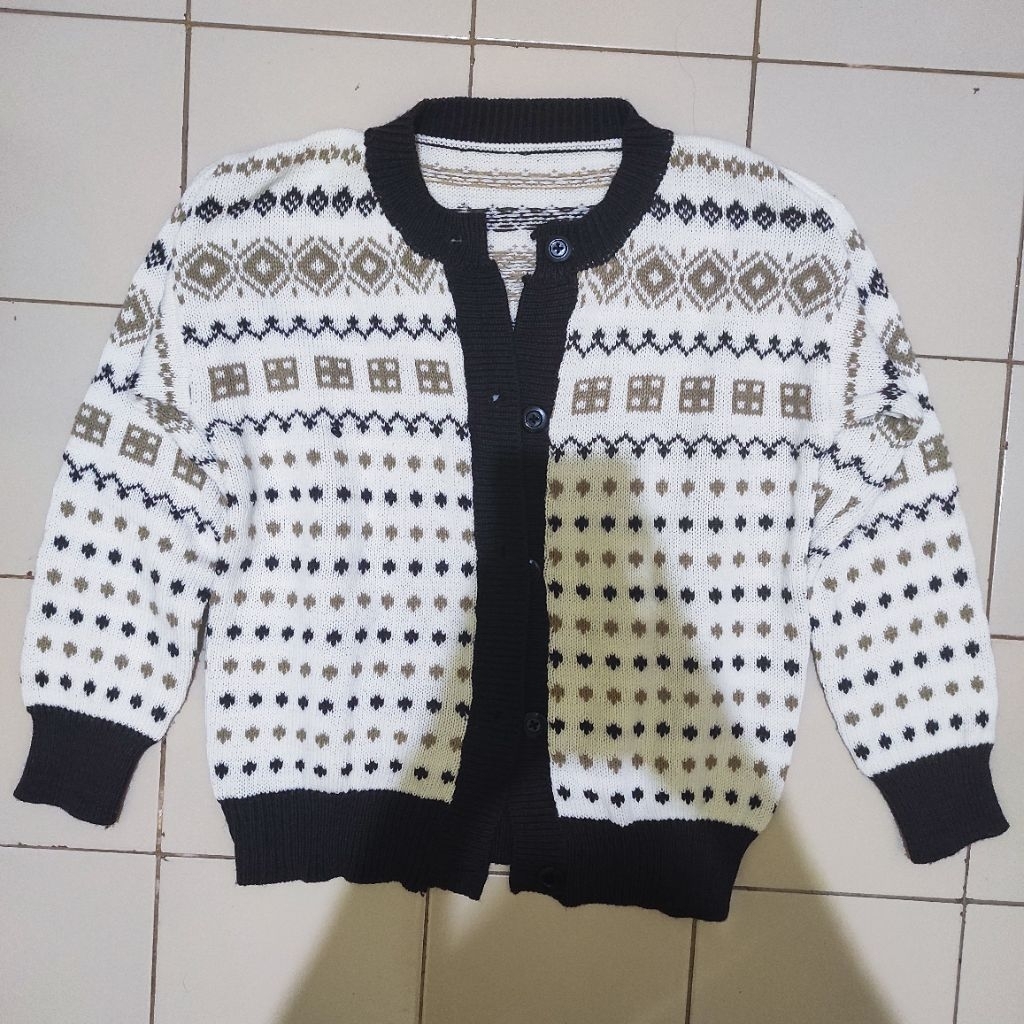 Cardigan Rajut wanita Motif Warna Putih Hitam Coklat
