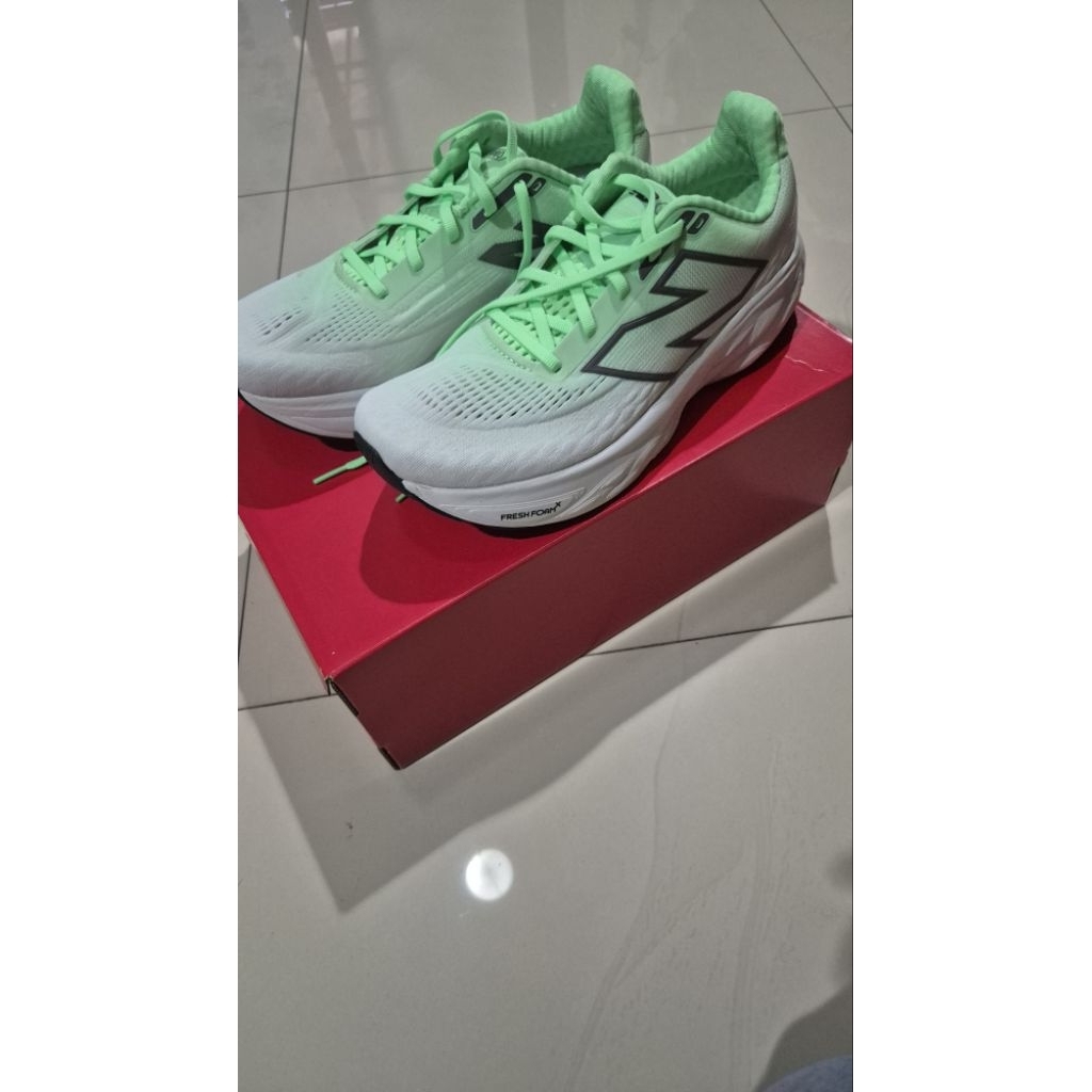 New Balance Fresh Foam X 1080 V14 size 41.5