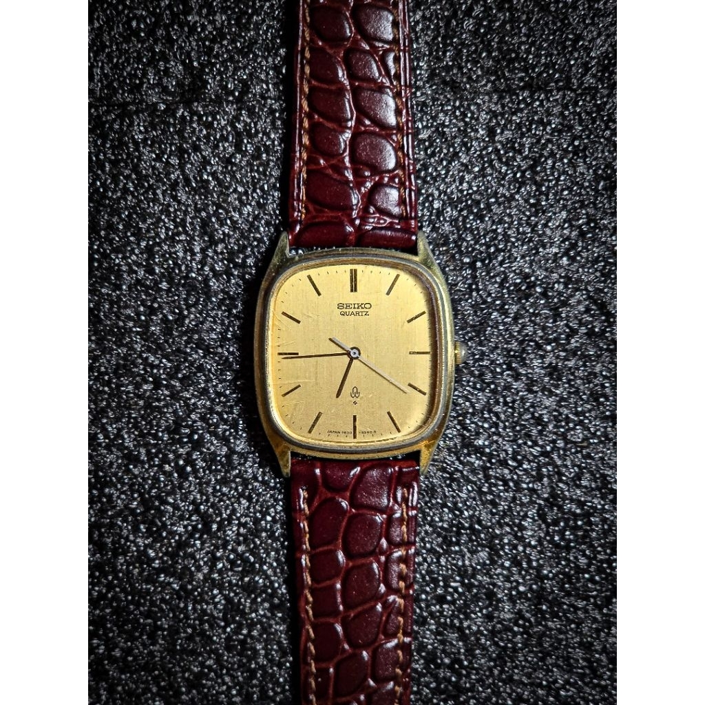 Jam Tangan Seiko Quartz Gold Tonneau