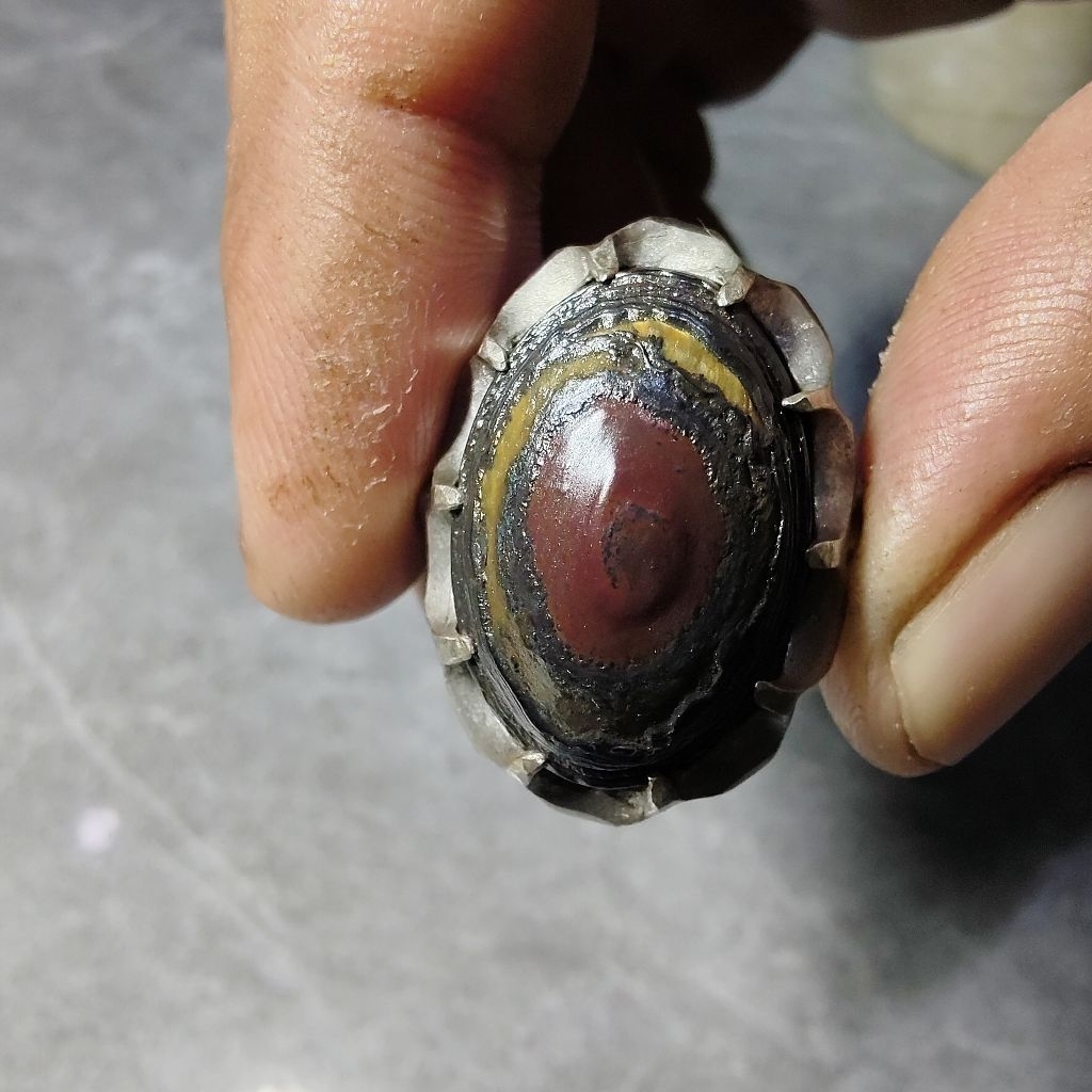 Puser bumi badar besi