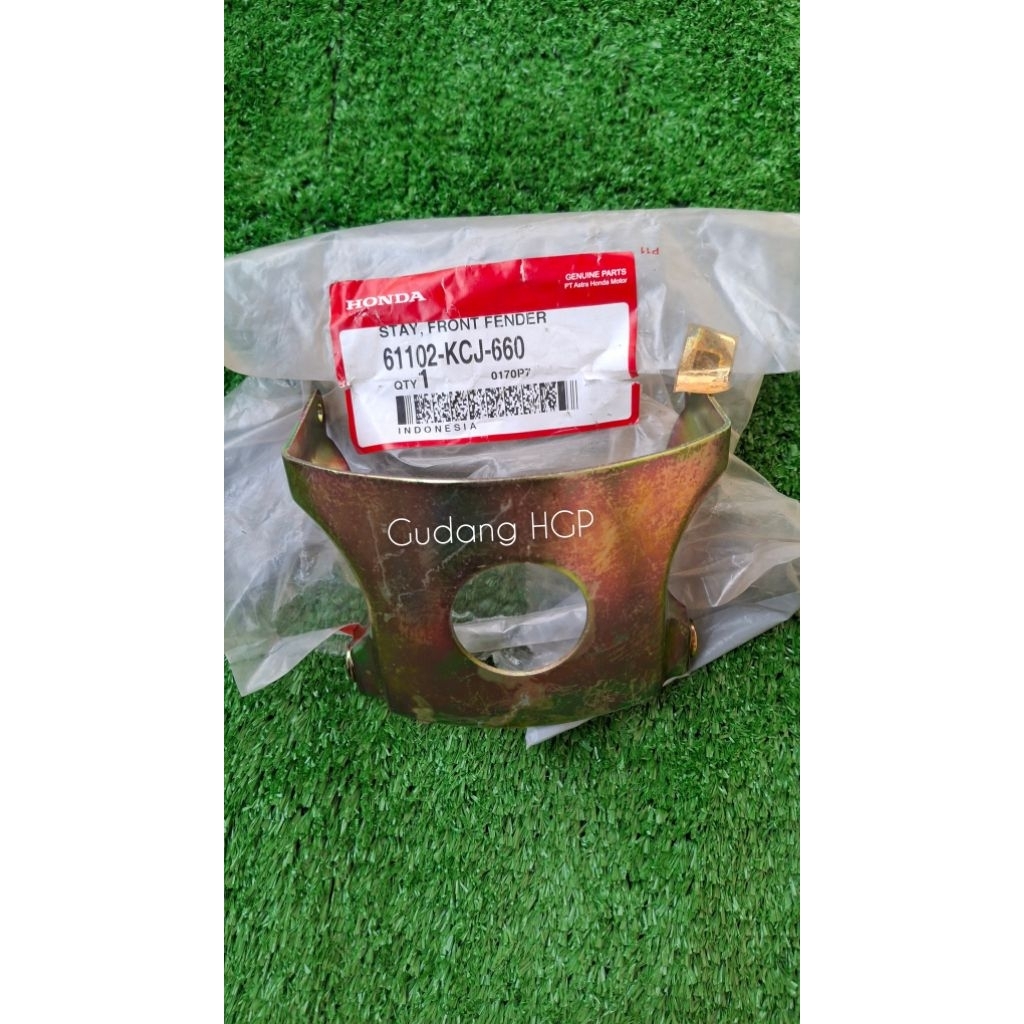 Stay Front Fender Bracket Dudukkan Spakbor Depan All Tiger Revo 61102-KCJ-660 Ori Honda Genuine Part
