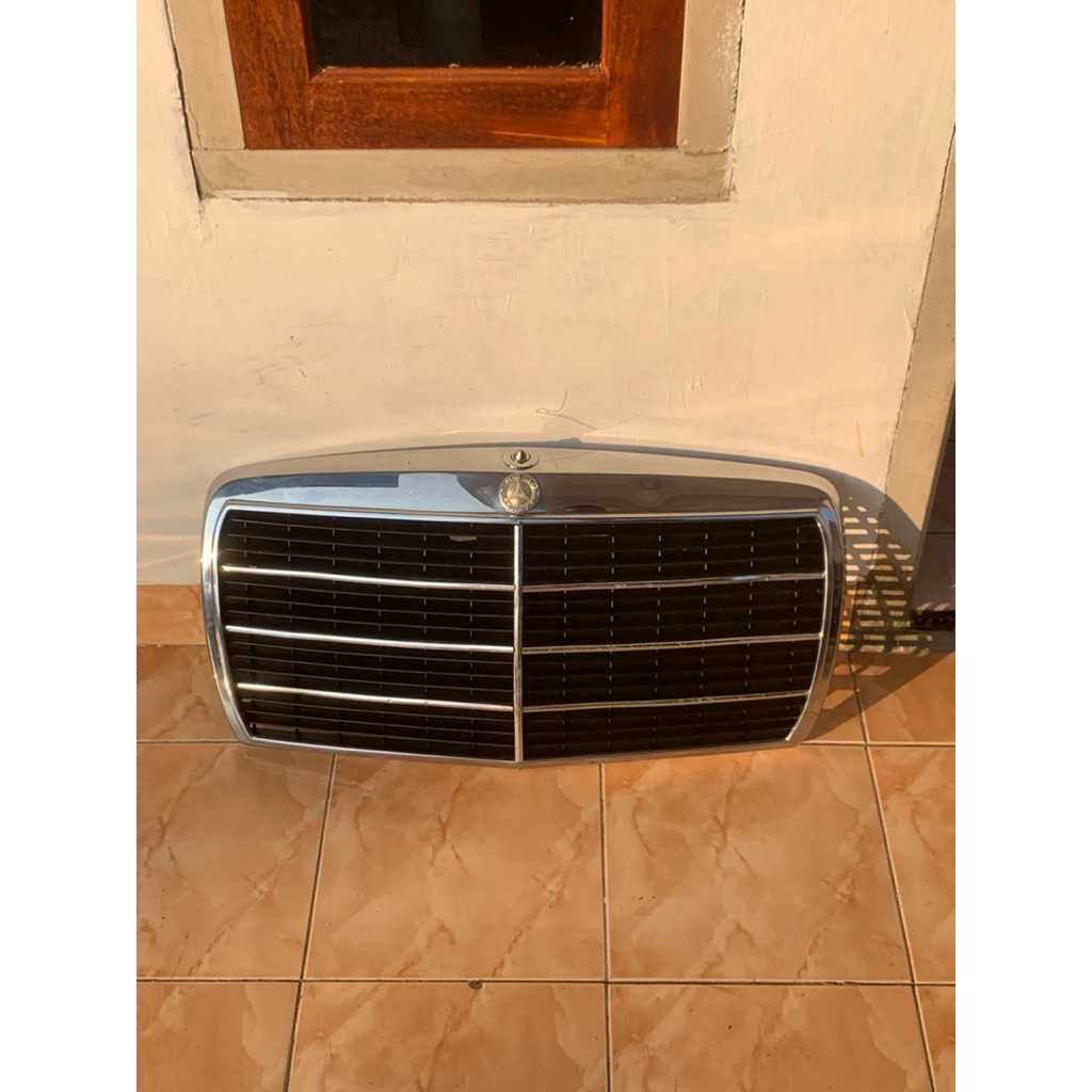 GRILL MERCYDES BENZ W 124 TIGER 1986