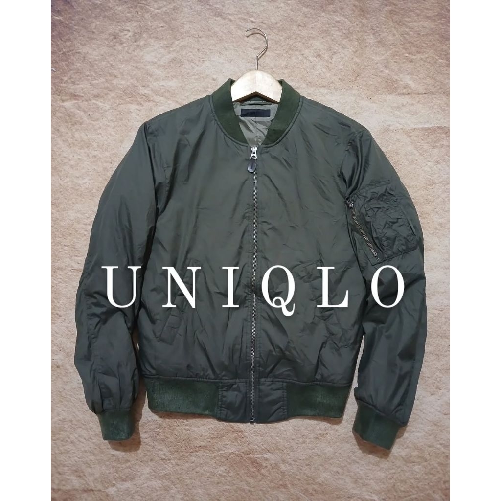Jaket casual bomber keren UNIQLO second/bekas/preloved