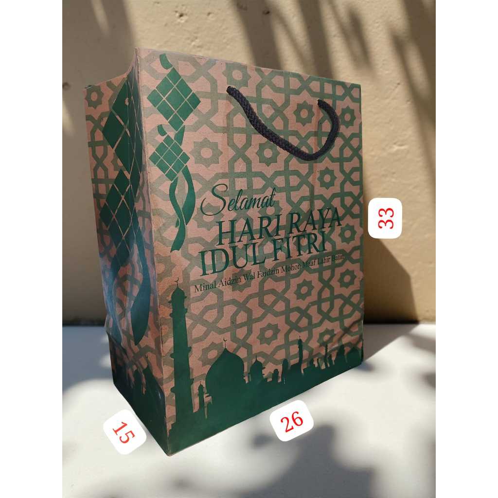 

Isi 12 Paperbag Lebaran (26×15×33)