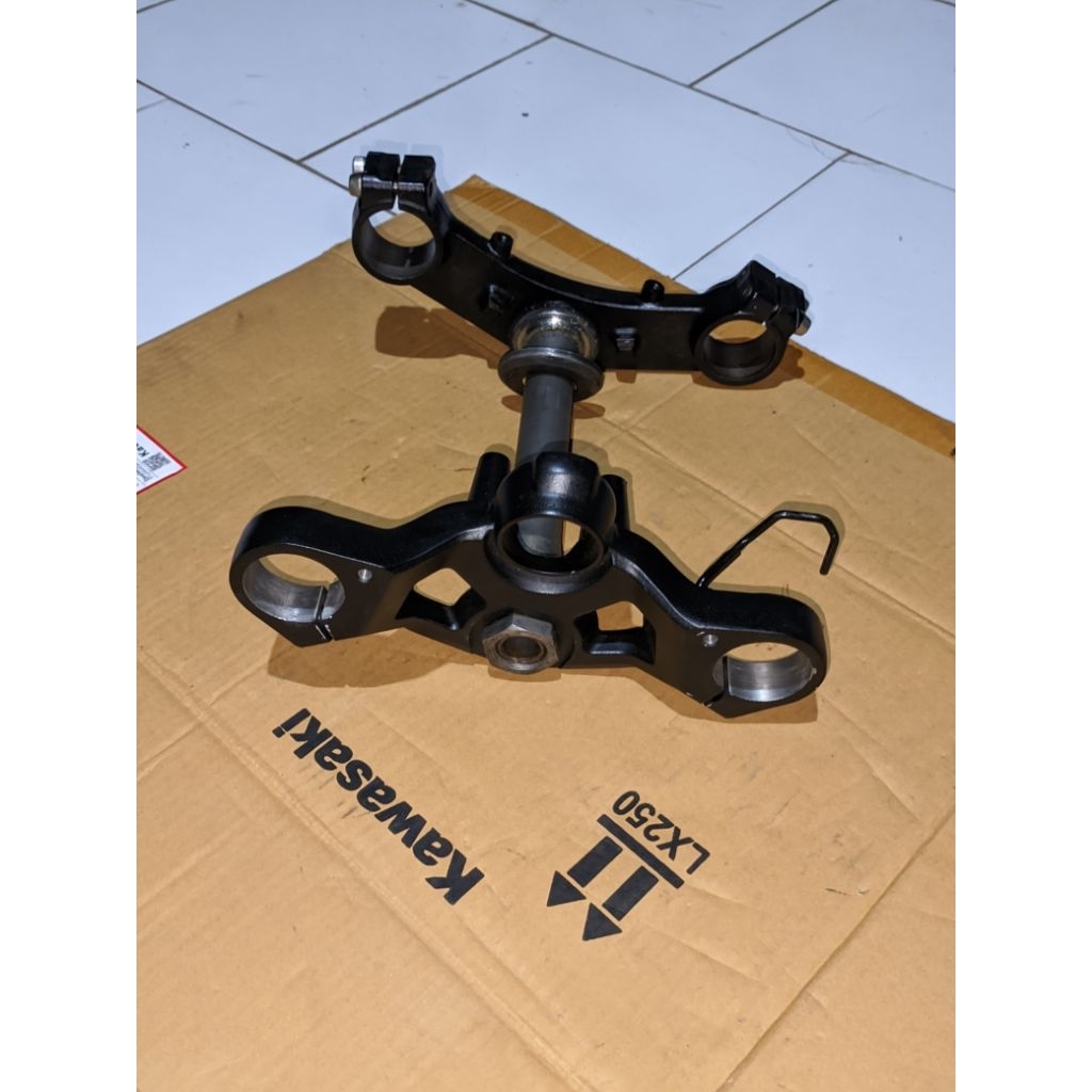 T shock segitiga atas bawah All new ninja 250 Fi / Fi new 2018-2024 original
