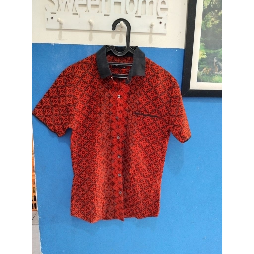 Kemeja slimfit  Pria Platini merah