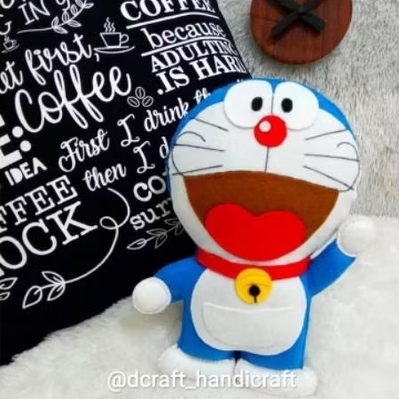 

Tempat Pensil Boneka Doraemon