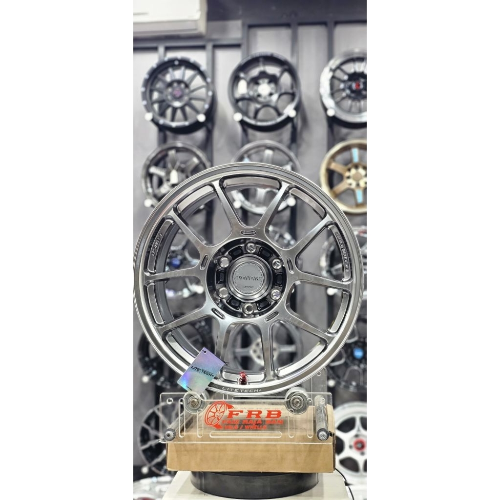 Velg mobil merek Lenso Ori Thailand model VT1 dg ukuran 18 x 9.0 pcd 6 x 139.7 mempunyai ET 0 warna 