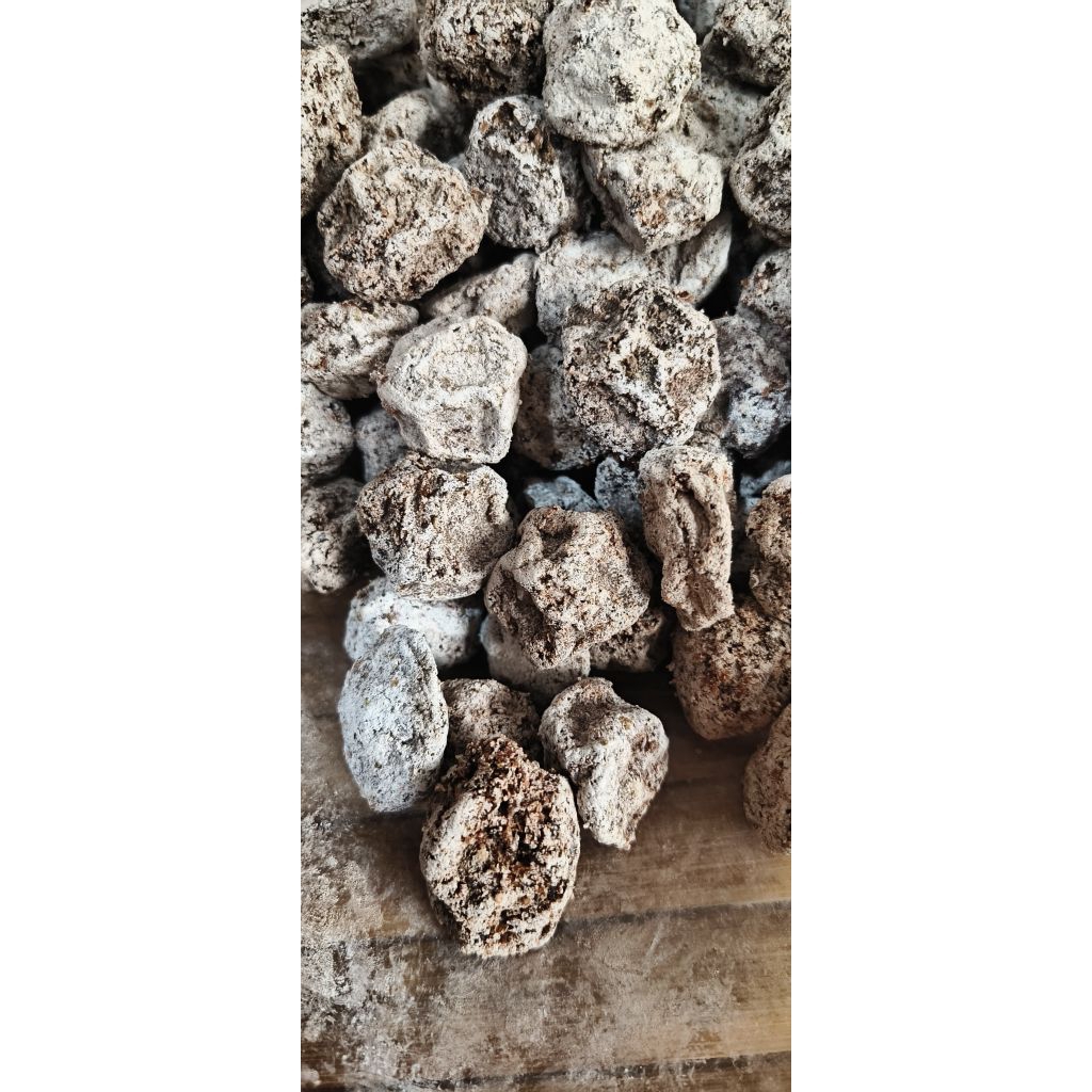 

DW Manisan Semboi Putih Biji / Kiamboi Asinan Plum 100gr dan 200gr