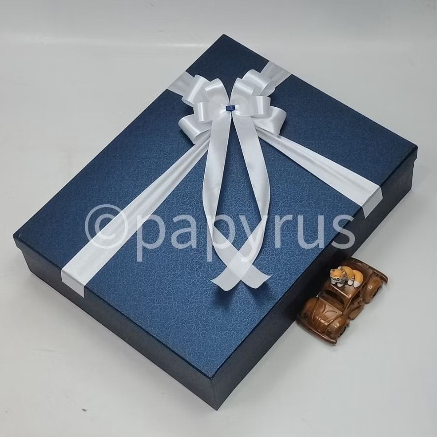 

PAPYRUS 35x45 Tinggi 10cm Kotak Kado Gift Box Hardbox Hampers V1